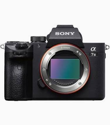Sony Alpha 7 III + 28–70mm Kit Lens